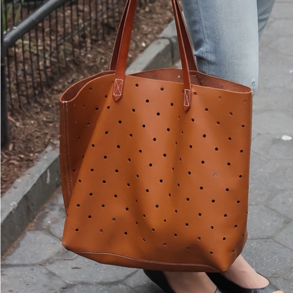 Madewell Handbags - madewell holepunch transport tote